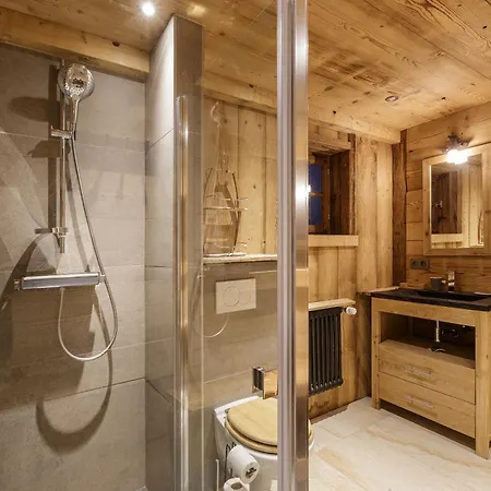 Lavancher - 400m2 Ferme 1803 Renovee Sauna Billard Alpesi faház *